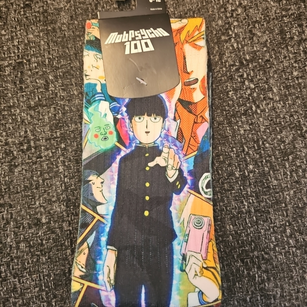 NWT Mob Psycho 100 Kyle McCarley Men's Crew Socks Fits Shoe Size 8-12 Bioworld